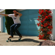 Carregar imagem no visualizador da galeria, Surfeeling USA The Diamond Surfboard Series Skateboard
